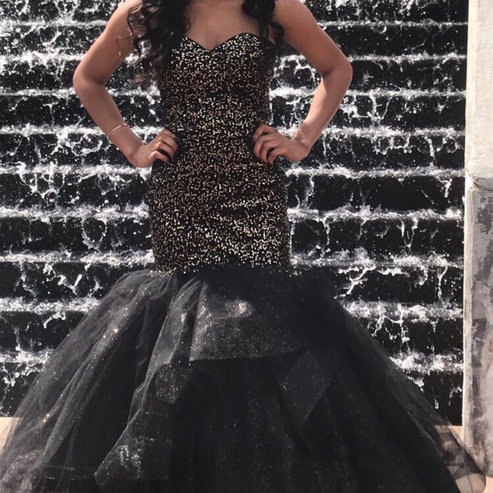 Black & Gold sparkly Prom dress!!